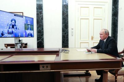 Путин поручил Минфину не допустить дефицита фондов ОМС и соцстраха