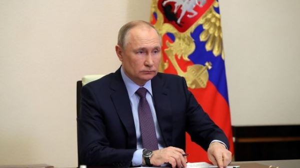 Путин поручил прокурорам строго следить за расходованием средств на гособоронзаказ и ОПК