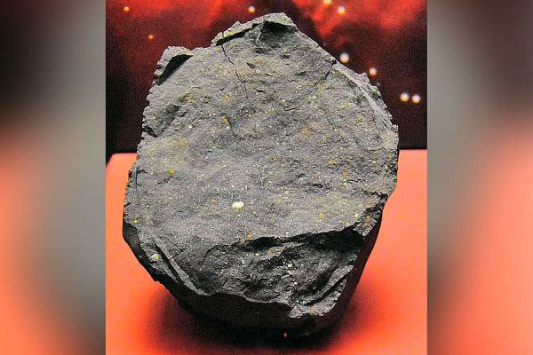 Японцы обнаружили «строительные блоки» ДНК в упавших на Землю метеоритах