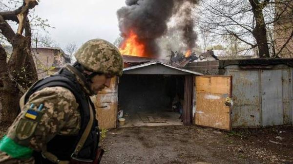 Повысить давление: войска РФ готовятся ввести в бой основные силы в Донбассе