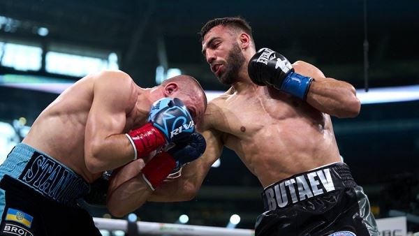 Россиянин Бутаев не смог защитить титул чемпиона мира WBA<br />
